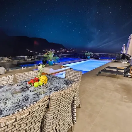2 Bedrooms, 2 Beds, 2 Baths With Stunning Sea Views, Your Perfect Booking Escape Villa
