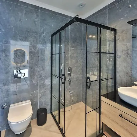 فيلة 2 Bedrooms, 2 Beds, 2 Baths With Stunning Sea Views, Your Perfect Booking Escape كالكان